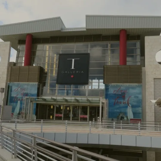 Tギャラリア(DFS周辺)のレンタカーを探す