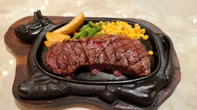 ステーキハウス88 辻本店｜20種類以上のステーキがそろう総本店