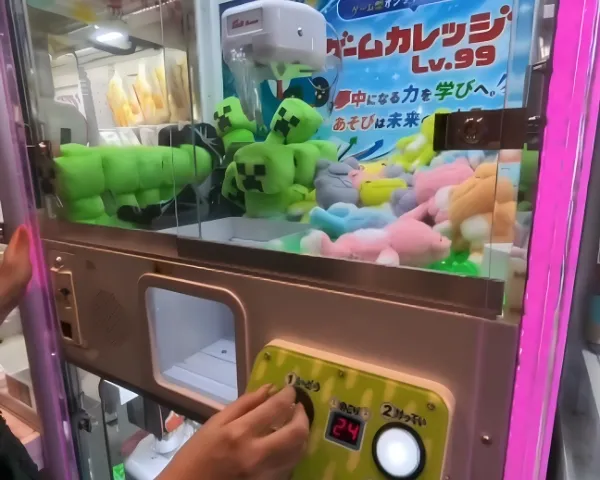 クレーンゲームやメダルゲームが充実