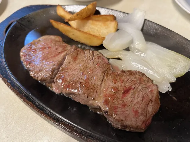 ジャッキーステーキハウス｜1953年創業の老舗ステーキ店
