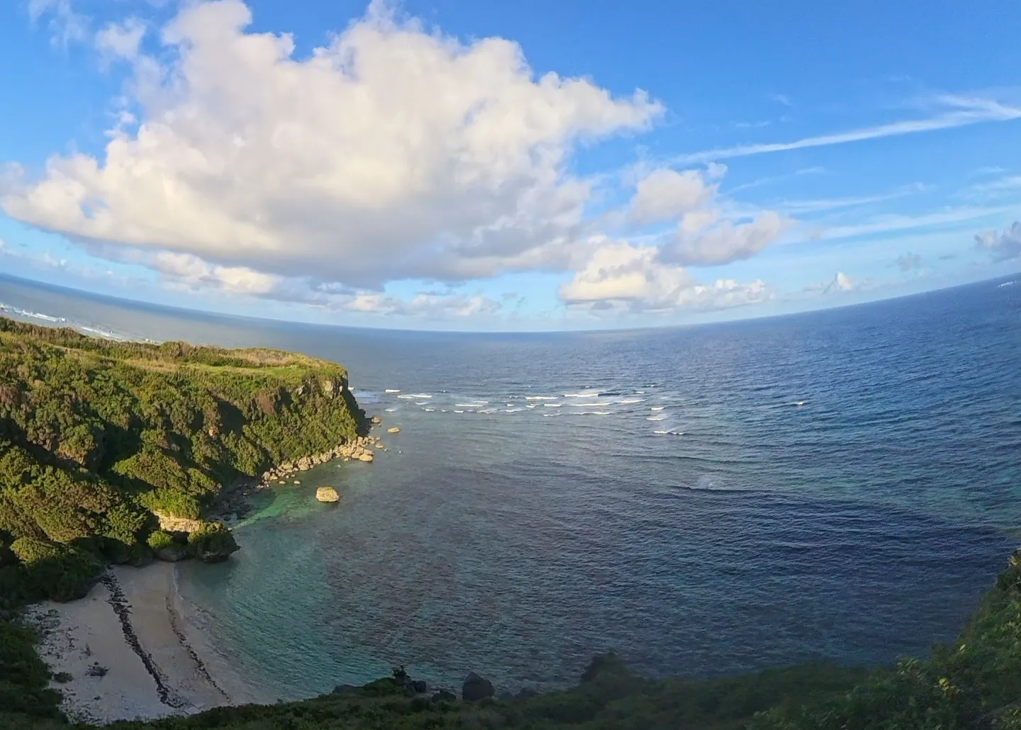 果報バンタとは？宮城島の海を見渡せる絶景スポット