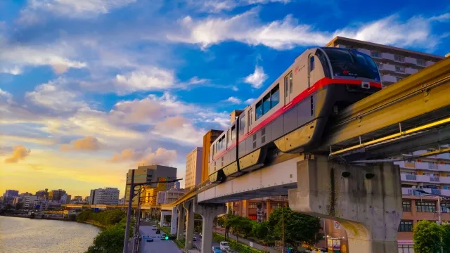 ゆいレールなら奥武山公園駅・壺川駅へ
